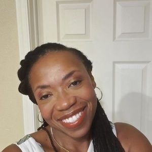 Meet your Posher, Vangela